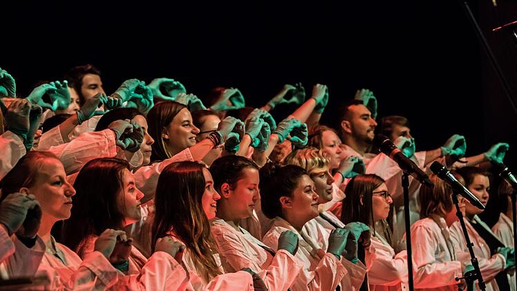 Impressionen vom Auftritt des Hochschulchores "Die Klangfänger" und der Hochschul-Bigband im Coburger KongresshausFoto: Jochen Berger