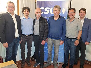Heribert Schießer (links) ist der neue Kreisvorsitzende der Mittelstands-Union der CSU Bad Kissingen. Mit im Bild (ab 2.v.l.): Andreas Schlereth und Werner Göbel von der Change-Engineering GmbH, Werner Weipert , Adalbert Demar (MU-Kreisverband Rhö...