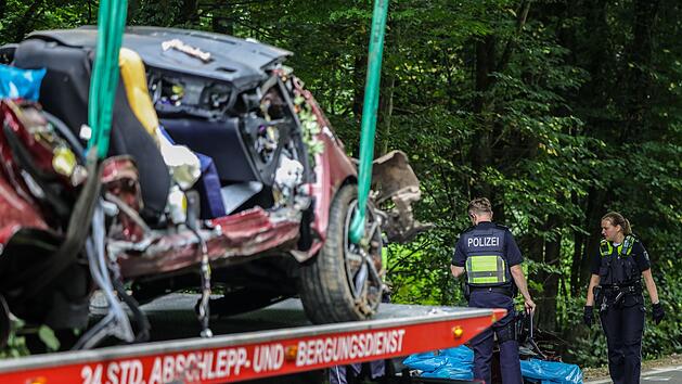 Vier junge Menschen sterben bei Autounfall