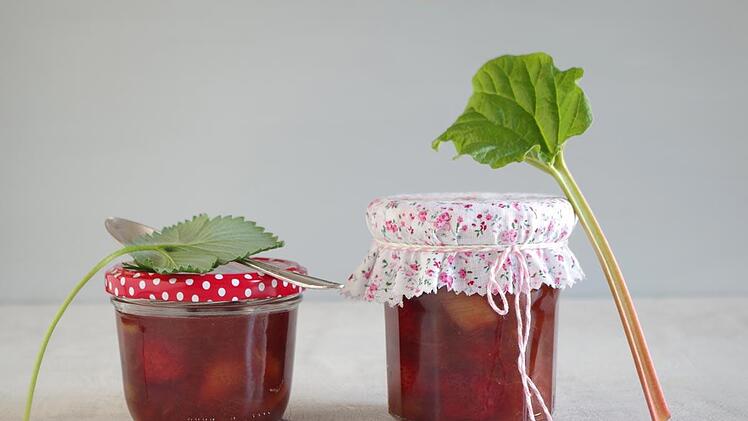 erdbeer-rhabarber-marmelade.jpg