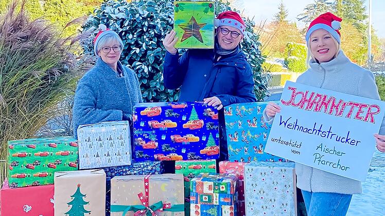 Chorsprecherin Dagmar Barta, Alexander Nagel und Schriftf&uuml;hrerin Daniela Kaltenegger (v. l.) zeigen sich mit der Spendenaktion solidarisch mit notleidenden Menschen.