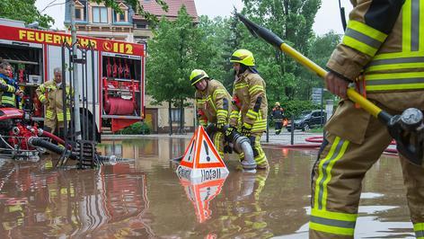Mehr Einsätze für Feuerwehr: Fast 2500 Menschen gerettet