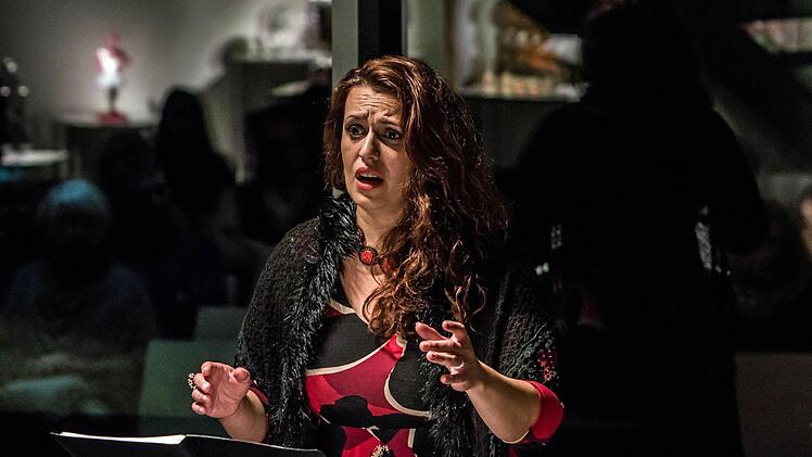 Gayané Sureni und Hadi Alizadeh gastierten im Glasmuseum Rosenau. Foto: Jochen Berger