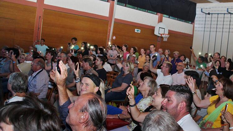 Tolle Stimmung in der Ramsthaler Sporthalle. Foto: Werner Vogel