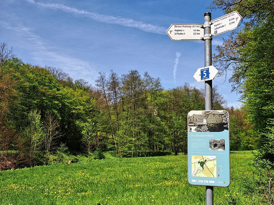 Die Wanderung führt durch eine Kernzone des Biosphärenreservats Rhön.