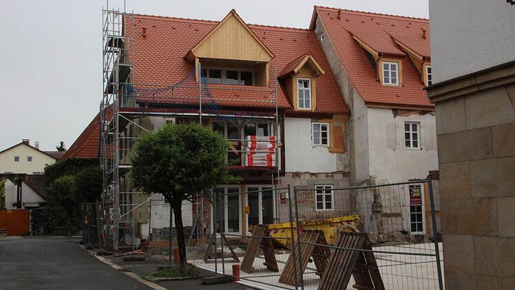 Rathausplatz Nr. 5 und 7 in Baiersdorf heute. Foto: Memmel