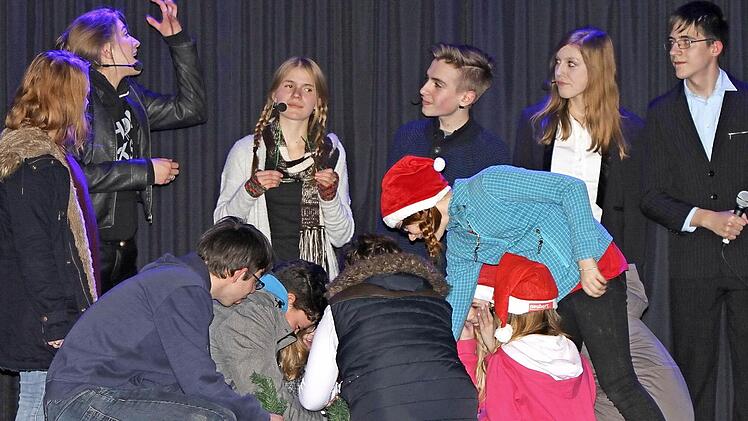 Das hatte was: Szene aus dem aufregenden Weihnachtsstück "der Schleimzipfelkäfer".