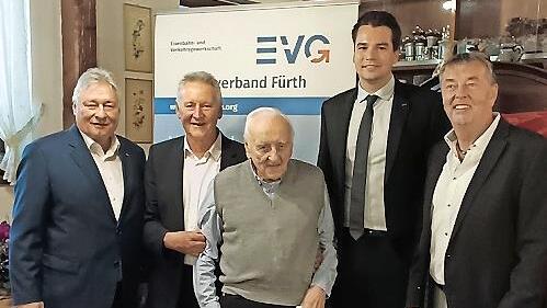 Von links: Martin Burkert, Fürths OB Thomas Jung, Günter Klar, Mattias Birkmann, Klaus Obst.