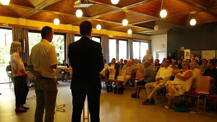 Auf reges Interesse stieß die Infoveranstaltung im Pfarrheim. Foto: Thamm