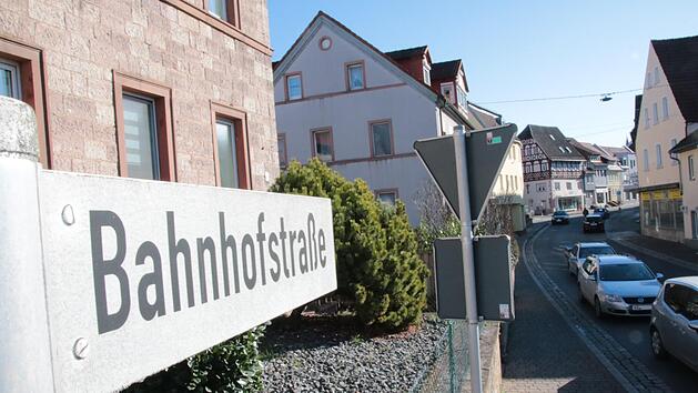 Nach jahrelanger Planung soll es im April endlich losgehen: Rund drei Millionen Euro kostet der Ausbau der Bahnhofstraße. Foto: Ralf Ruppert