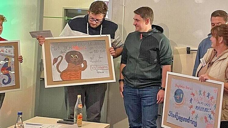 Drei Preise für die Plakatwände zum Tag der Jugend wurden vergeben.
