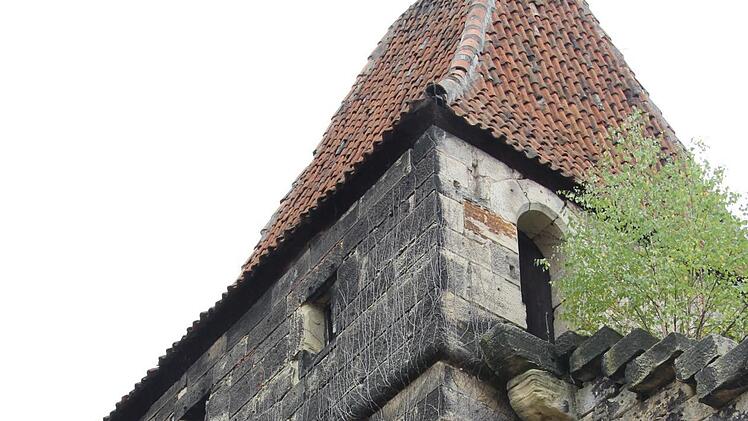 Der Storchenturm in Kronach braucht dringend eine neue Eindeckung.Foto: Marco Meißner