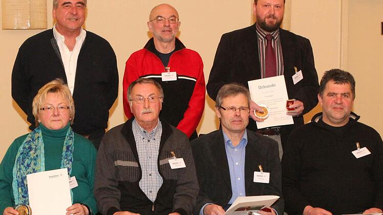Die Geehrten aus dem Landkreis Kronach: (hinten, von links) Helmut Knobloch, Günter Künzel und Ludwig Schmitt; (vorne von links) Marita Böhnlein, Günther Heider, Manfred Engel und Klaus Kübrich.
