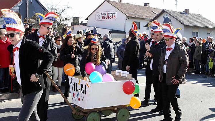 Impressionen vom Faschingsumzug in Neukenroth. Foto: Michael Wunder