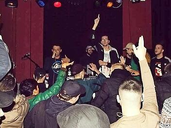 Rapper DCM wird vom Publikum im Domino gefeiert. Foto: privat