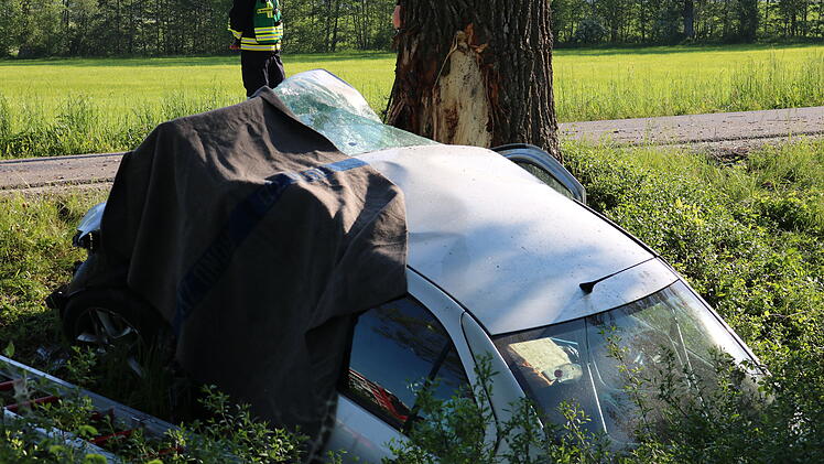 T&ouml;dlicher Verkehrsunfall in den fr&uuml;hen Morgenstunden