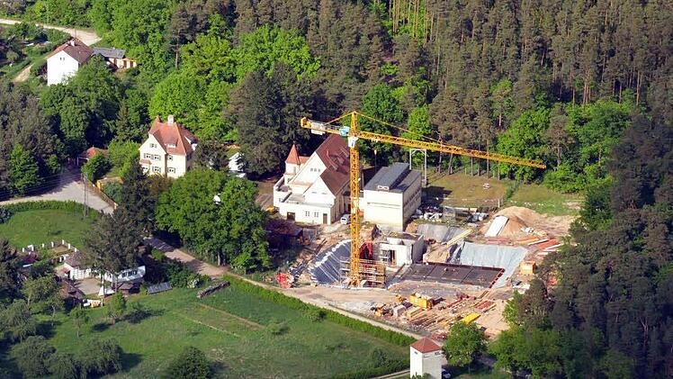 Großbaustelle im Wald: Gleich neben dem alten Wasserwerk aus dem Jahr 1912 entsteht das neue. Die Stadtwerke investieren hier bis Ende 2013 rund acht Millionen Euro. I  Fotos: Ronald Rinklef