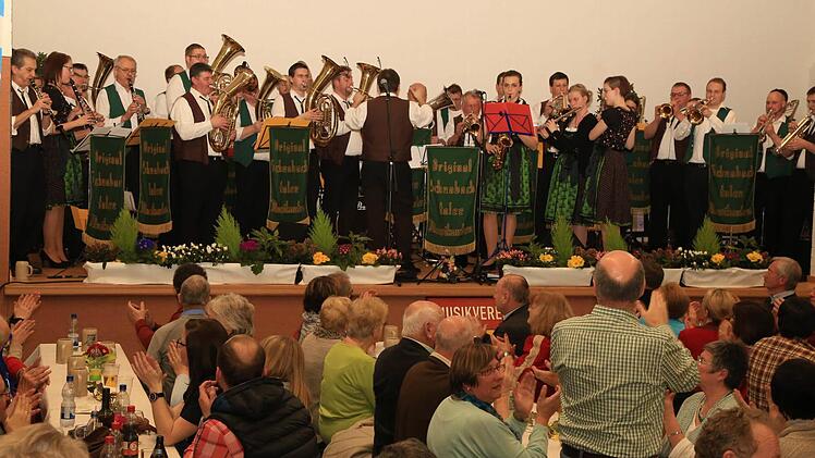 Beim Benefizkonzert in Pinzberg herrschte großartige Stimmung. Foto: Franz Galster