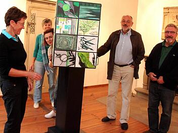 Der "Grüne Würfel", den der Kunstverein zunächst in Adelsdorf zeigte, ist inzwischen in der Partnergemeinde Feldbach zu sehen. Foto: Johanna Blum