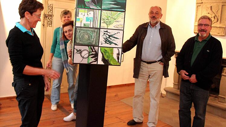 Der "Grüne Würfel", den der Kunstverein zunächst in Adelsdorf zeigte, ist inzwischen in der Partnergemeinde Feldbach zu sehen. Foto: Johanna Blum