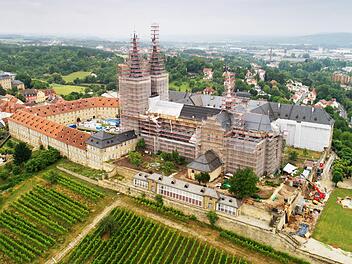 Halbzeit auf gigantischer Baustelle: 80 Millionen Euro verschlingen die notwendigen Arbeiten am Kernbestand des Unesco-Weltkulturerbes Bamberg.  Fotos: Stadt Bamberg