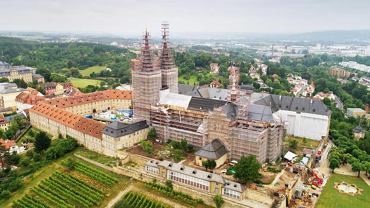Halbzeit auf gigantischer Baustelle: 80 Millionen Euro verschlingen die notwendigen Arbeiten am Kernbestand des Unesco-Weltkulturerbes Bamberg.  Fotos: Stadt Bamberg