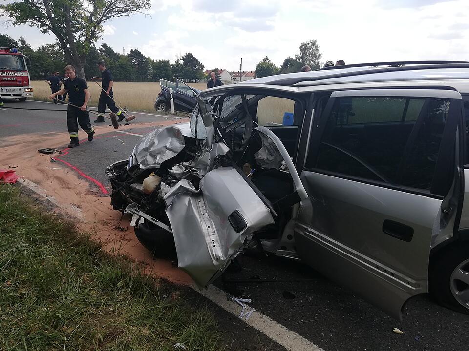Tödlicher Unfall in Nürnberg: Mann (78) kracht in Gegenverkehr und stirbt
