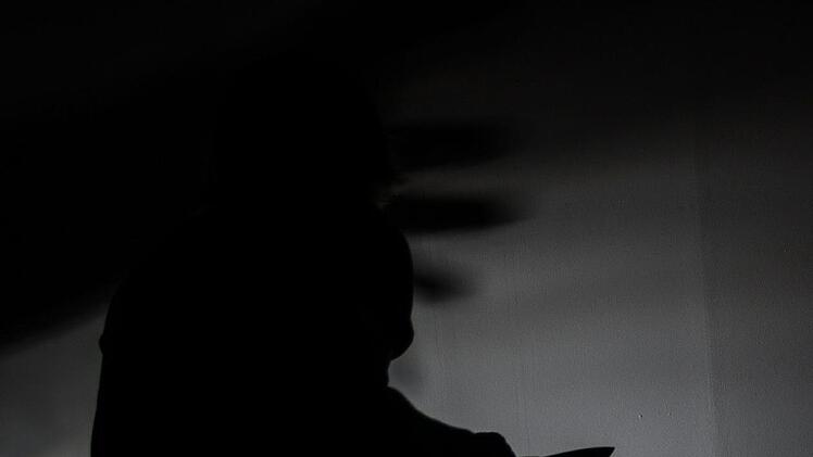 Mehrmals soll eine 26-Jährige mit einem Messer auf eine 29-jährige Frau eingestochen haben. Symbolbild: pixabay