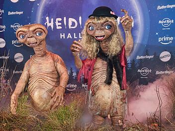 Heidi Klum verwandelt sich in E.T. bei Halloween-Party in NY