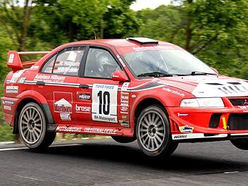 Die Oberfranken Ralf Hillmann und Hans Peter Wollner ließen den Mitsubishi Lancer Evo förmlich fliegen. Sie wurden bei der siebten Auflage der Weinland-Rallye Zweite im Gesamtklassement.Karlheinz Franz