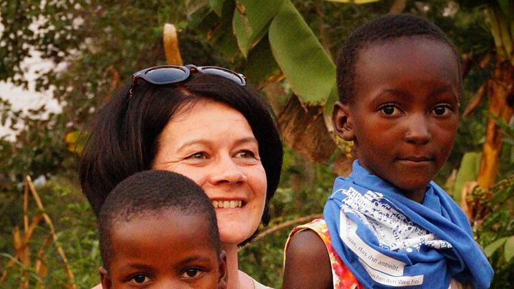 Vorsitzende Gertrud Stubenvoll  in Uganda. Foto: Johanna Blum