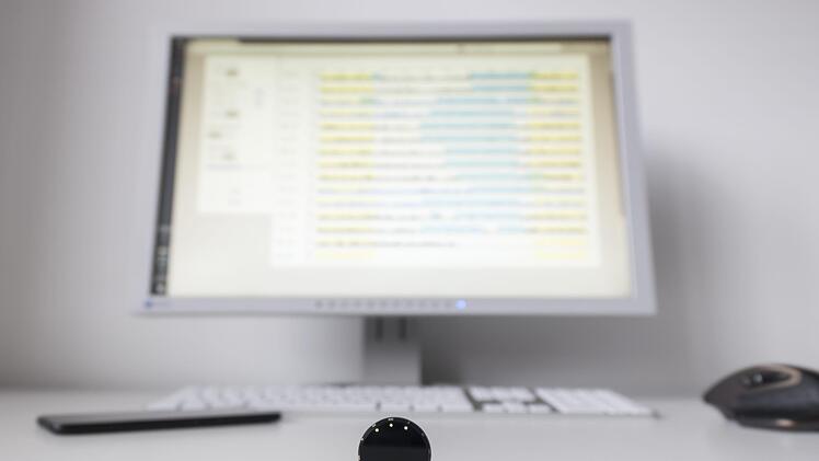Kleiner Sensor mit großer Wirkung: Das Mindpax-System wertet Biorhythmus-Daten von Patienten aus. Die Erfinder hoffen so, erstmals Panikattacken, Depressionen oder Rückfälle von schwer psychisch kranken Menschen vorhersagen zu können.Mindpax