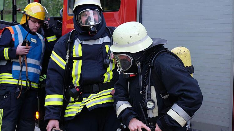 Eindrücke von der Feuerwehrübung in Sulzthal. Foto: Gerd Schaar