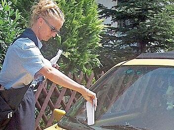 Die Stadt Ebern will die Parküberwachung einer Dienstleistungsgesellschaft übertragen, wie dies schon andere Orte im Landkreis Haßberge getan haben.  Archivfoto: Symbolbild/Drossel