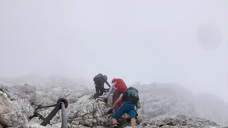 Bergsteiger am Klettersteig