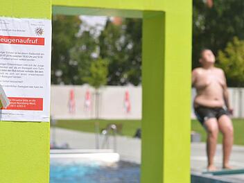 Die Polizei sucht nach dem Badeunfall im Nürnberger Westbad nach Zeugen. Fotos: Nikolas Pelke