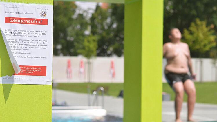Die Polizei sucht nach dem Badeunfall im Nürnberger Westbad nach Zeugen. Fotos: Nikolas Pelke