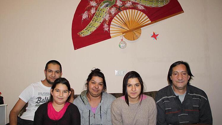 Familie Pavlovic ist von Serbien nach Deutschland gekommen. Sie wohnen zu fünft in einer Ferienwohnung. Foto: Ulrike Müller