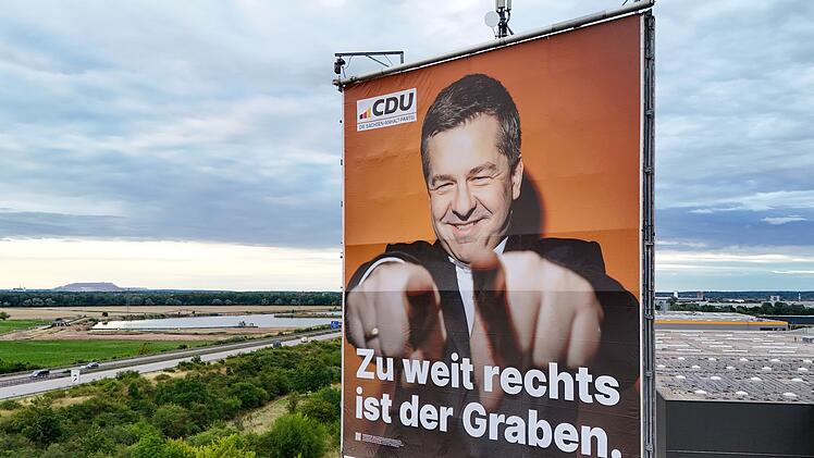Riesenwahlplakat der CDU zur Landtagswahl Sachsen-Anhalt