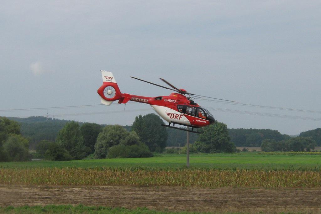 Lebensgefährlich verletzt: Frau gerät bei Baiersdorf in Gegenverkehr