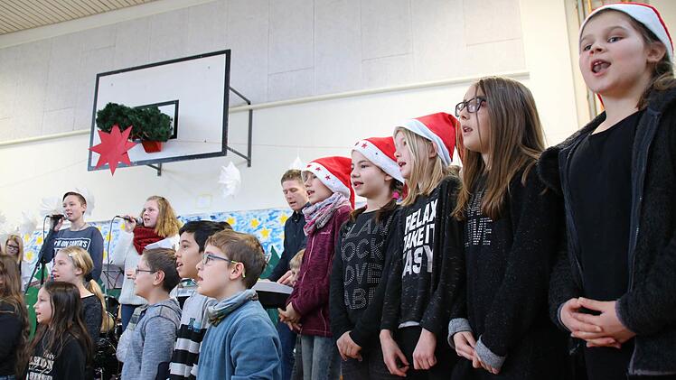Weihnachtsfeier der Mittelschule. Foto: Heike Beudert