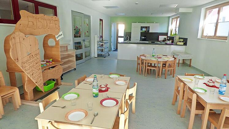 Das neue Bistro mit Küchenzeile dient auch als Versammlungsraum.