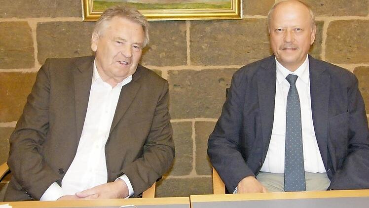 Sie ziehen von Beginn an am gleichen Strang: Bürgermeister Heribert Weber (l.) und der neue Schulleiter Rudolf Distler.  Foto: Gernot Wildt
