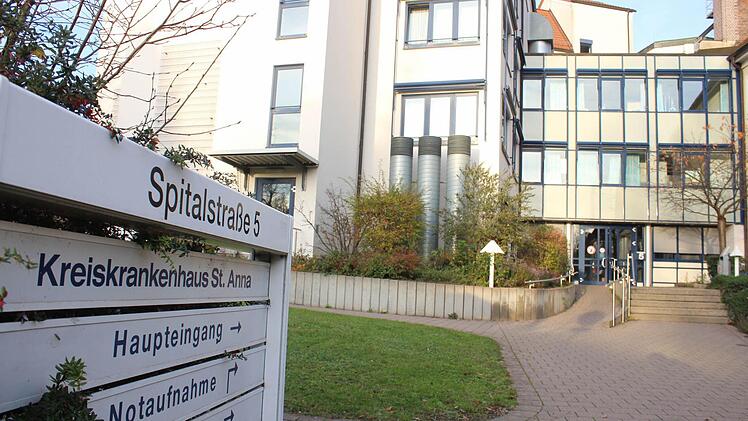 Das Kreiskrankenhaus in Höchstadt braucht 2015 deutlich mehr Zuschuss als in den vorangegangenen Jahren.  Foto: Andreas Dorsch