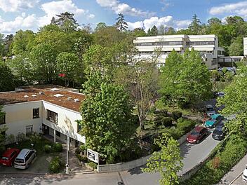 Grober Klotz, idyllische Lage: das Diakonisch-Soziale Zentrum in der Leopoldstraße/Ecke Hofgarten. Foto: Volkmar Franke/www.hochbild-design.de