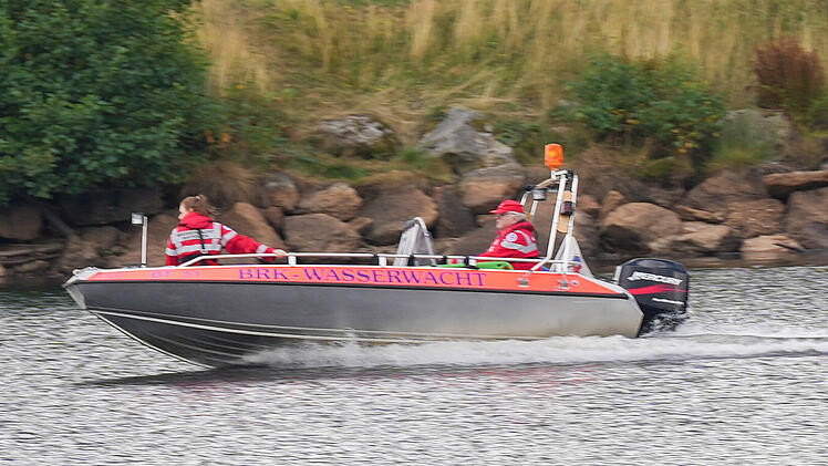 Bayreuth: Wasserrettung am 10 Hektar gro&szlig;en Fichtelsee