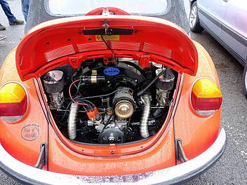 Ein Blick in das "Herz" des Käfers war beim Oldtimertreffen des AMSC in Hammelburg möglich. Foto: Gerd Schaar