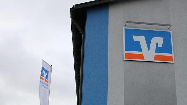 Die Raiffeisenbank in Schwarzach war erwartungsgemäß Thema bei der Bürgerversammlung. Foto: Archiv/Jürgen Gärtner