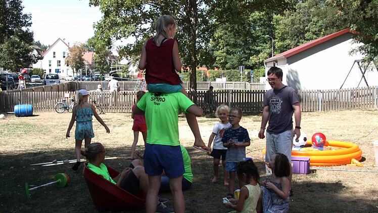 Die Kinder genießen ihre Ferien beim Spielmobil.    Foto: Richard Sänger