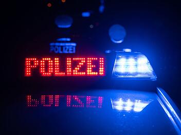 Kronach: Autofahrerin fährt alkoholisiert gegen Hausmauer